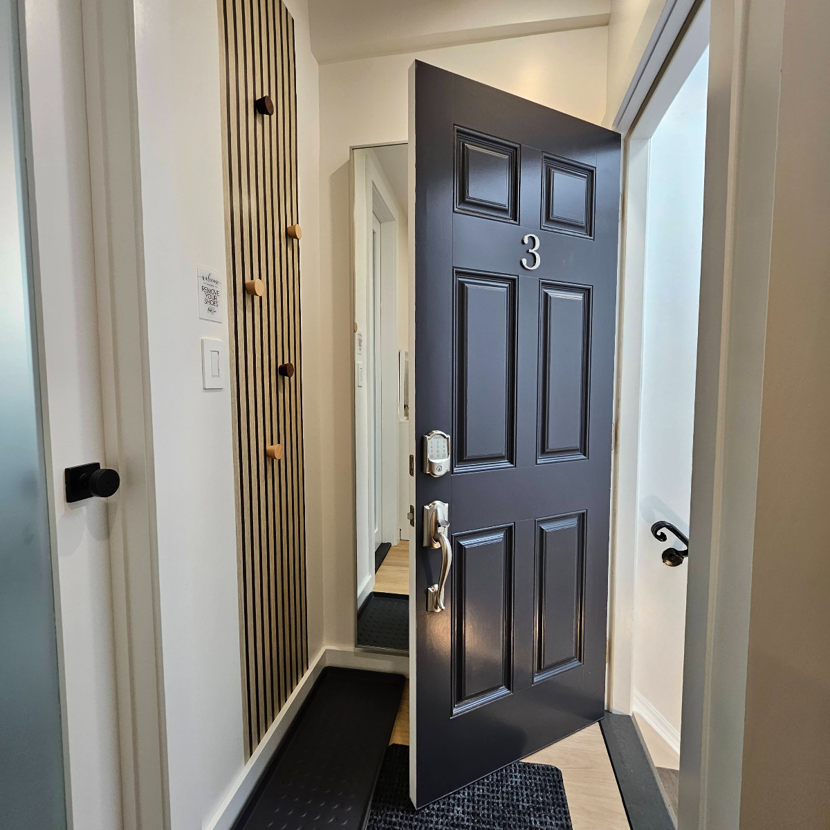 Modern Top Floor 2BD Astoria Retreat - 46th Street M/R Station, 15min to Manhattan - Photo 1