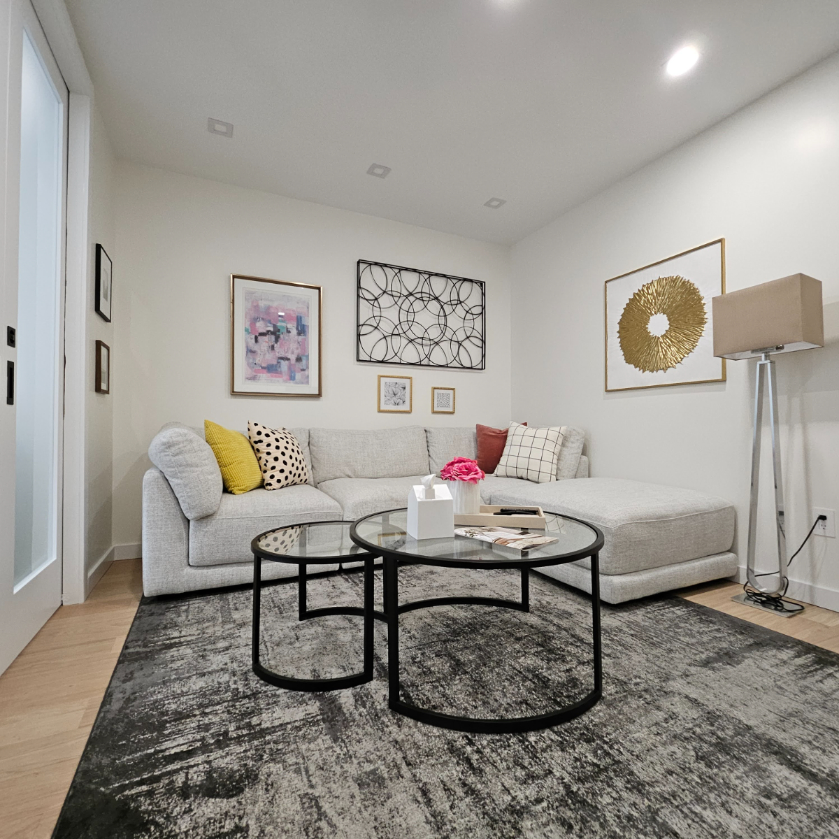 Modern Top Floor 2BD Astoria Retreat - 46th Street M/R Station, 15min to Manhattan - Photo 8