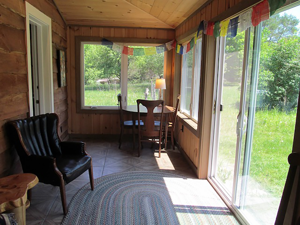 Adirondack Cottage - Photo 2