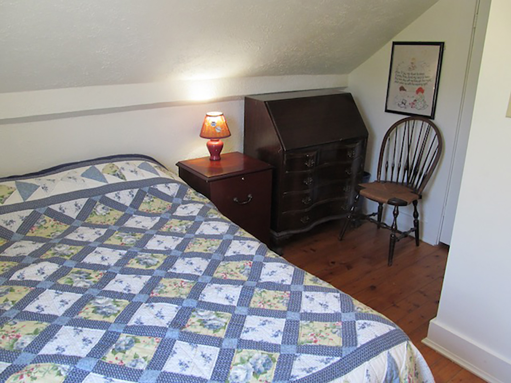 Adirondack Cottage - Photo 12