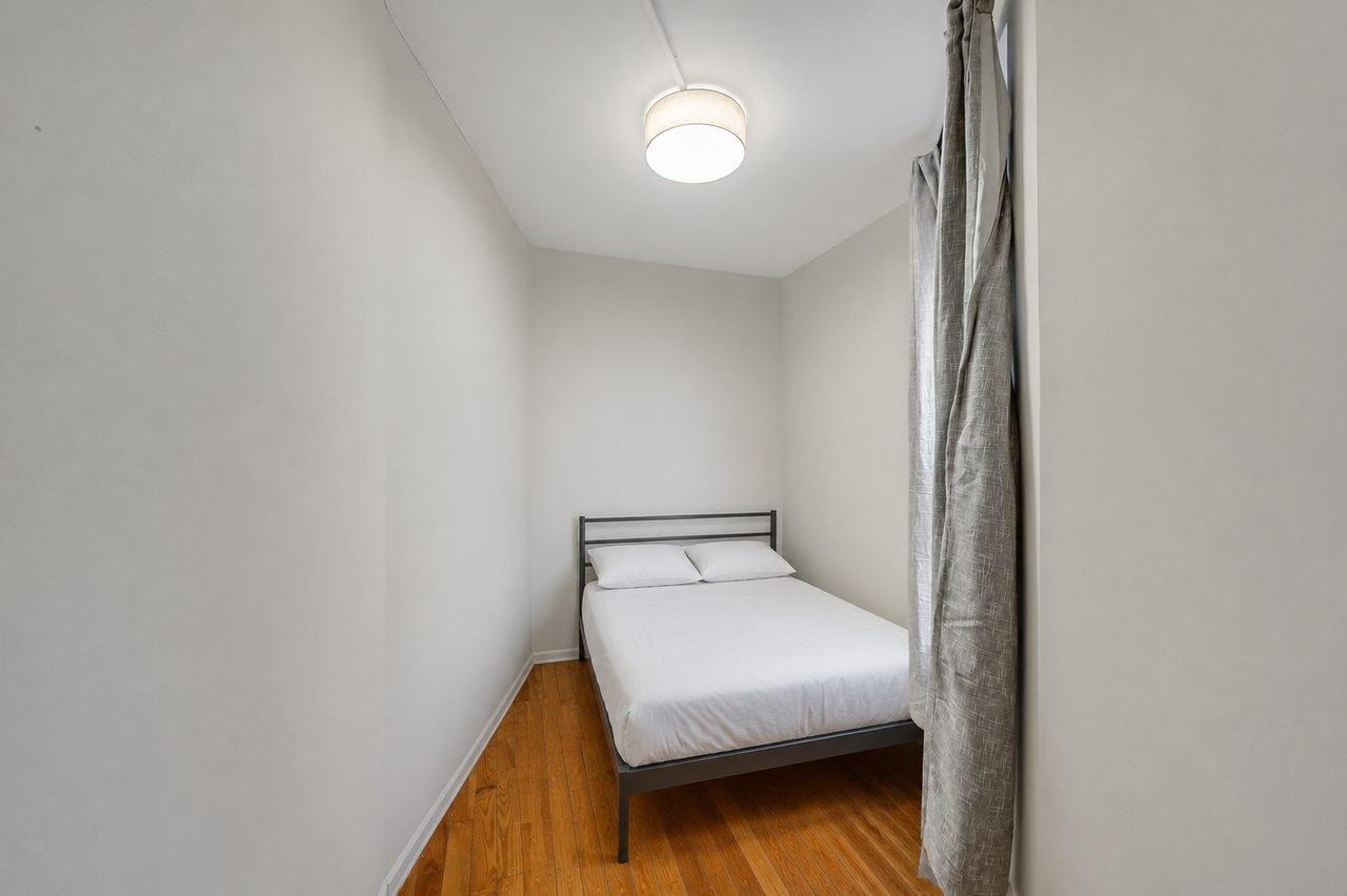 Private Bedroom in Upper West Side 790 C - Photo 1