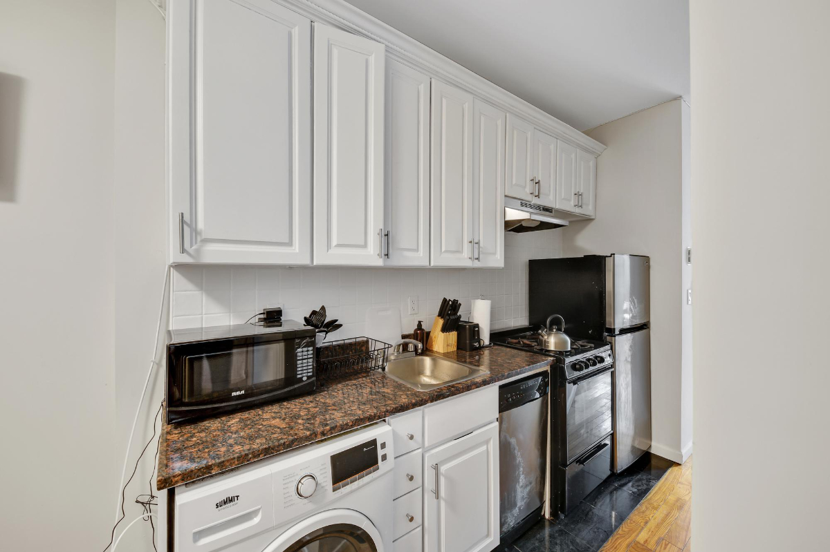 Private Bedroom in Upper West Side 790 C - Photo 5