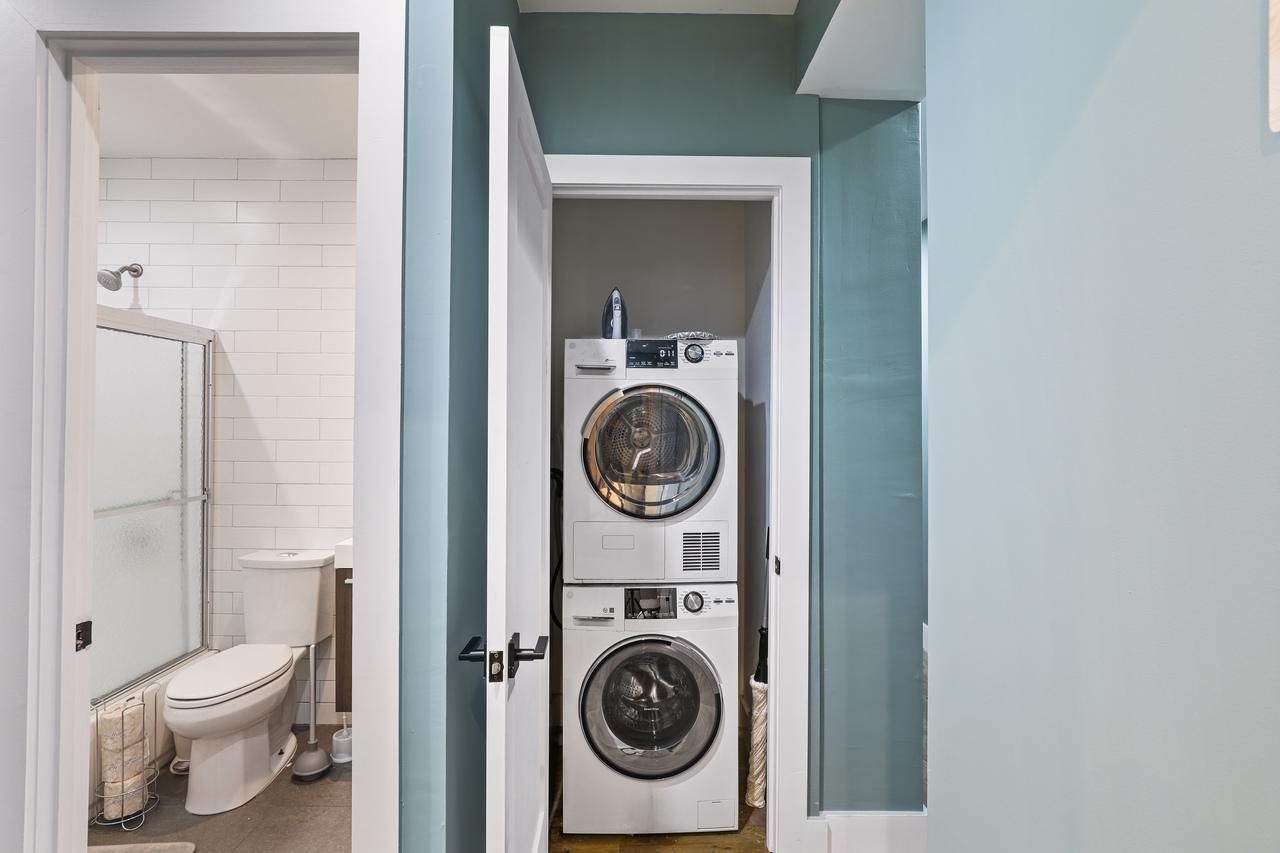 Private Bedroom in West Harlem 715 D - Photo 10