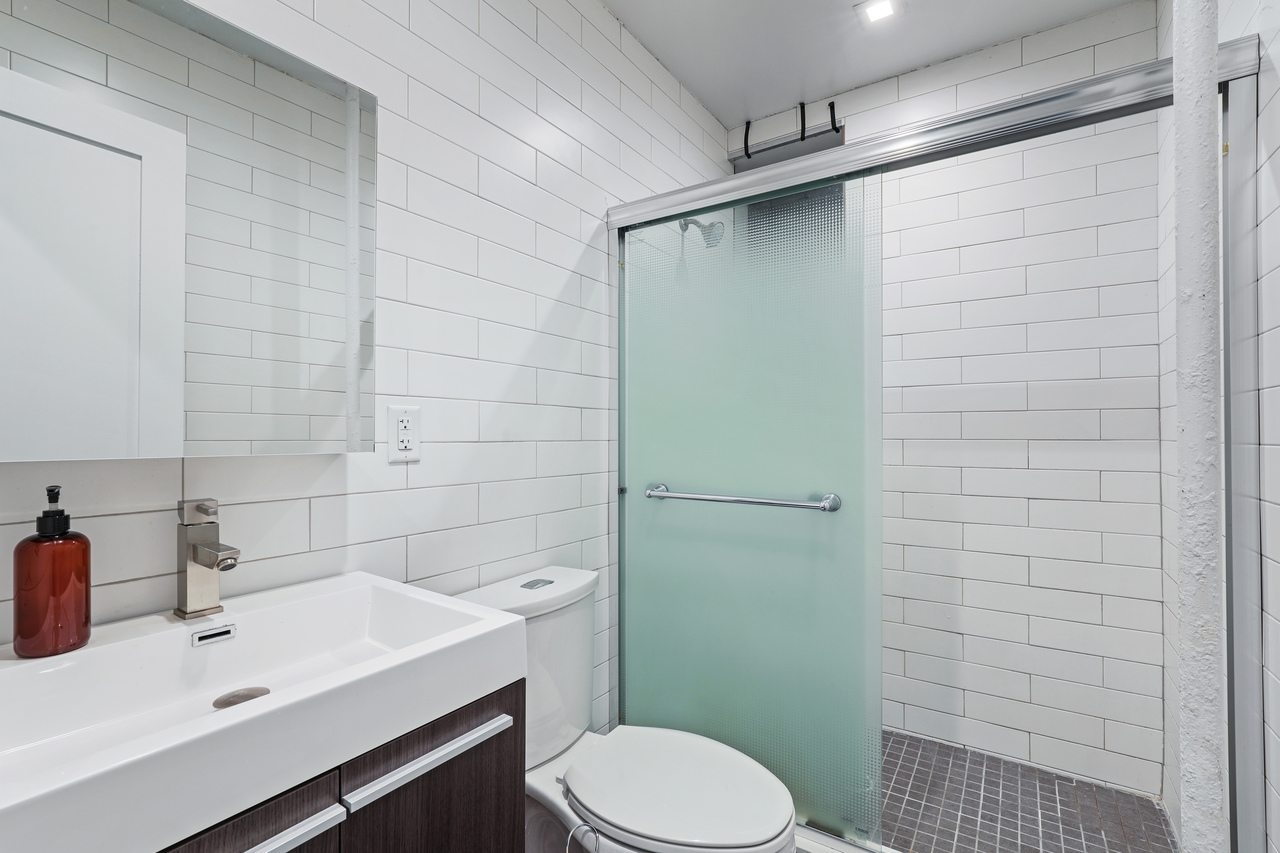 Private Bedroom in West Harlem 715 D - Photo 12
