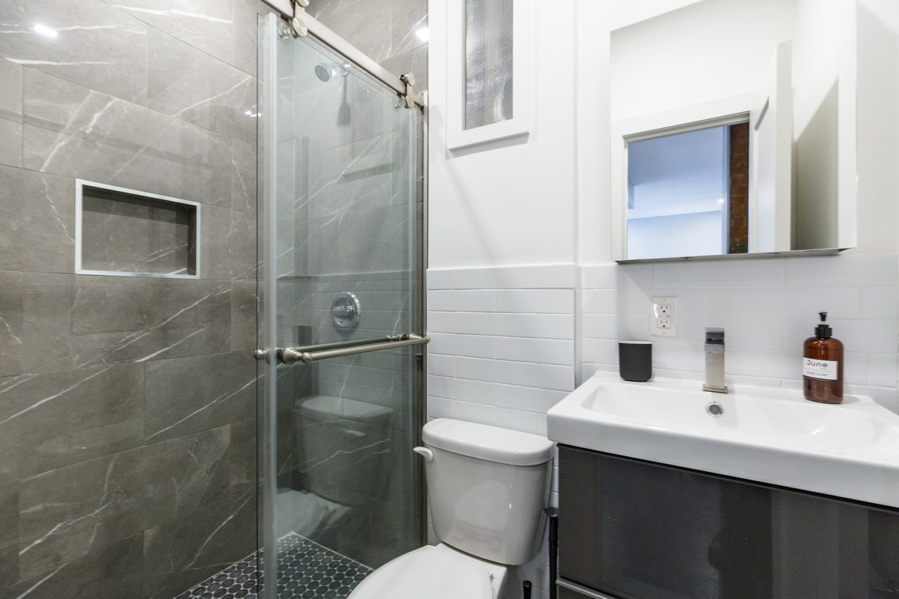 Private Bedroom in Morningside Heights 324 B - Photo 8
