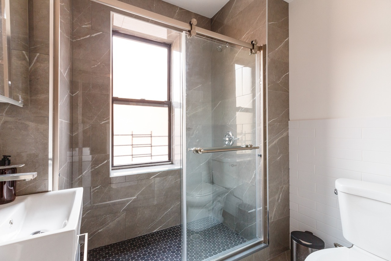 Private Bedroom in Morningside Heights 324 B - Photo 9