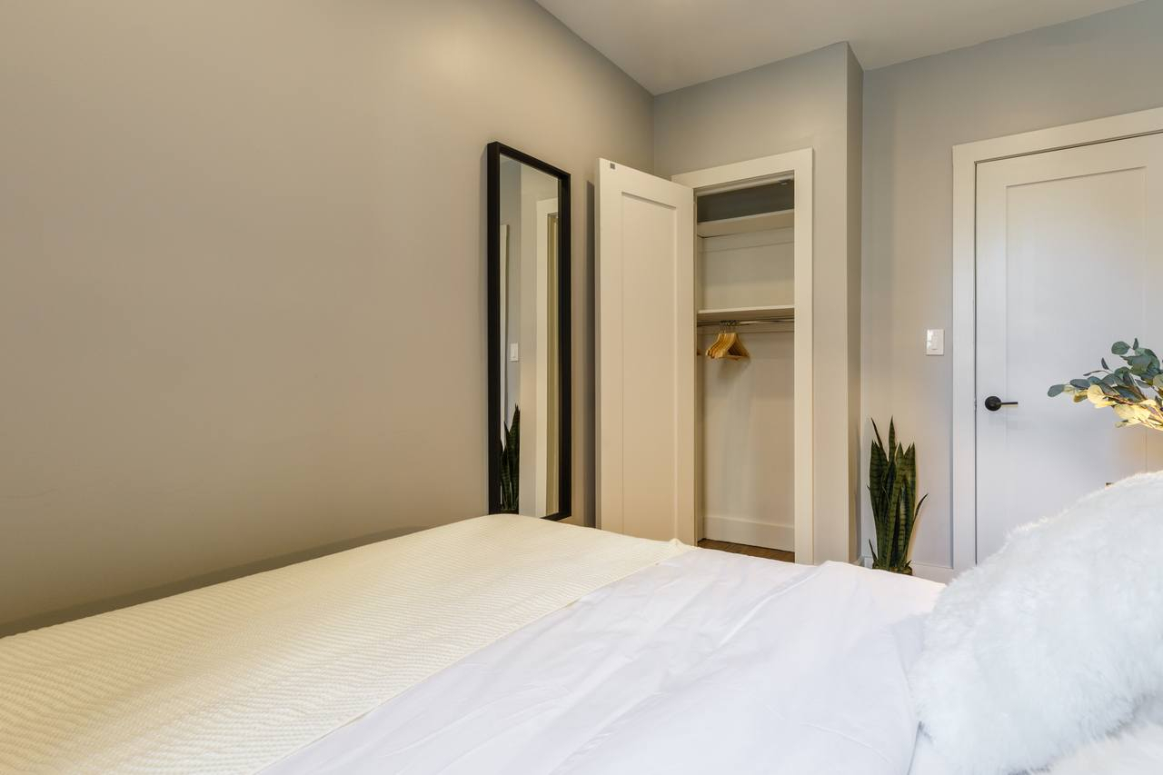 Private Bedroom in Morningside Heights 324 B - Photo 2