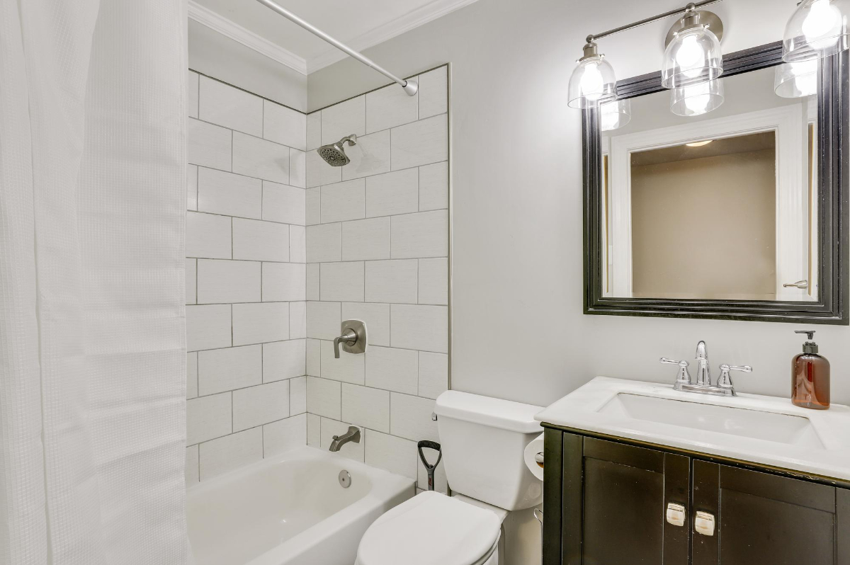 Private Bedroom in Southwest Waterfront 526 A - Photo 8
