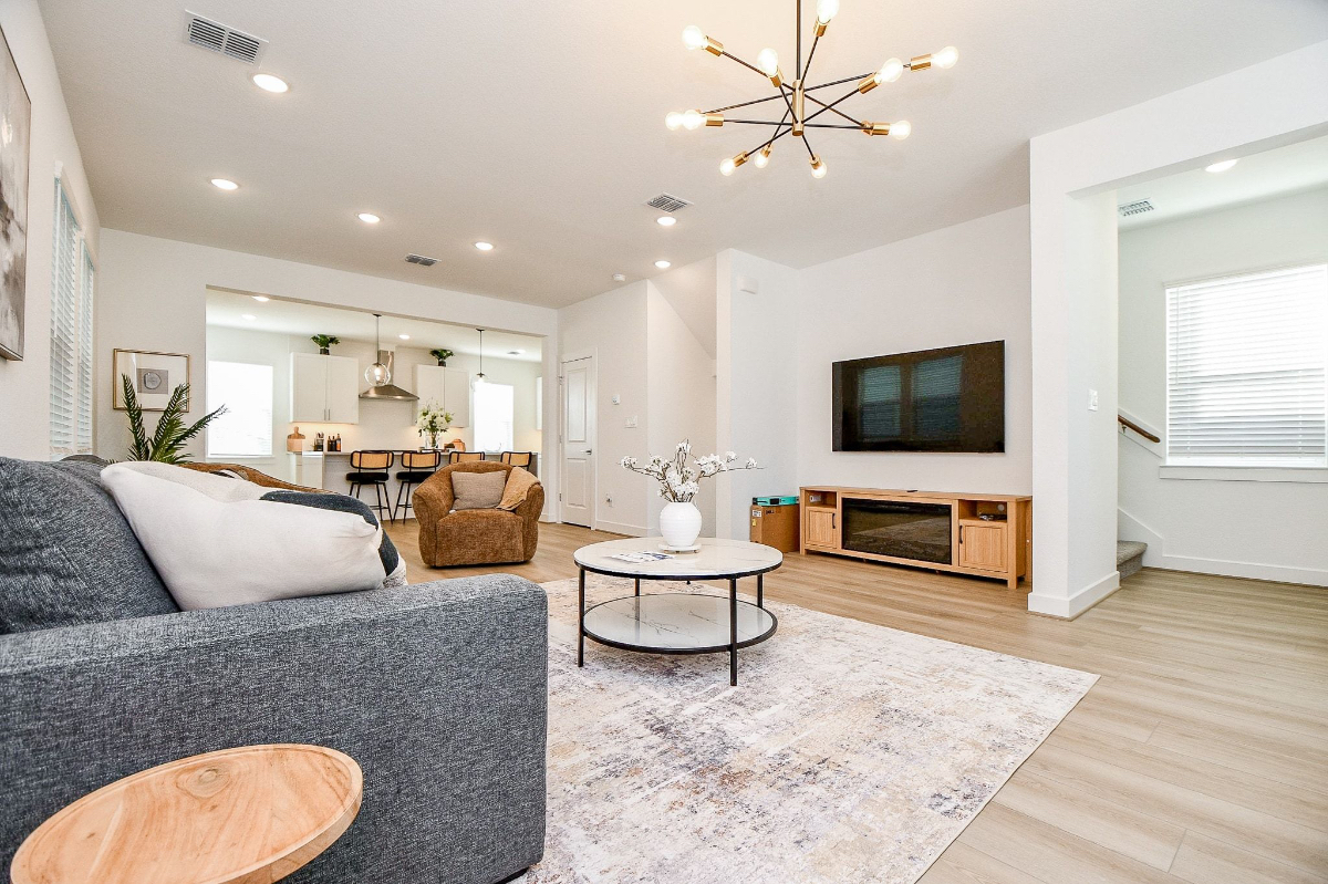 4 Bedroom Skyline Home - Photo 1