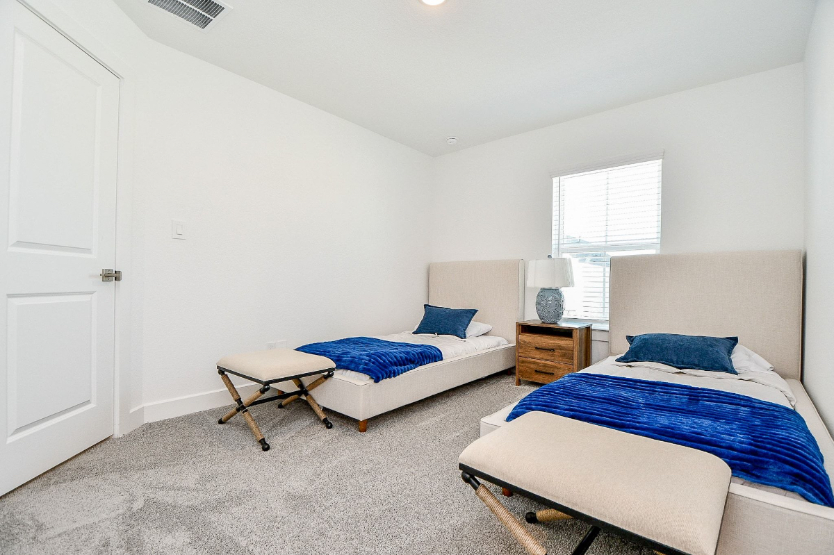 4 Bedroom Skyline Home - Photo 11