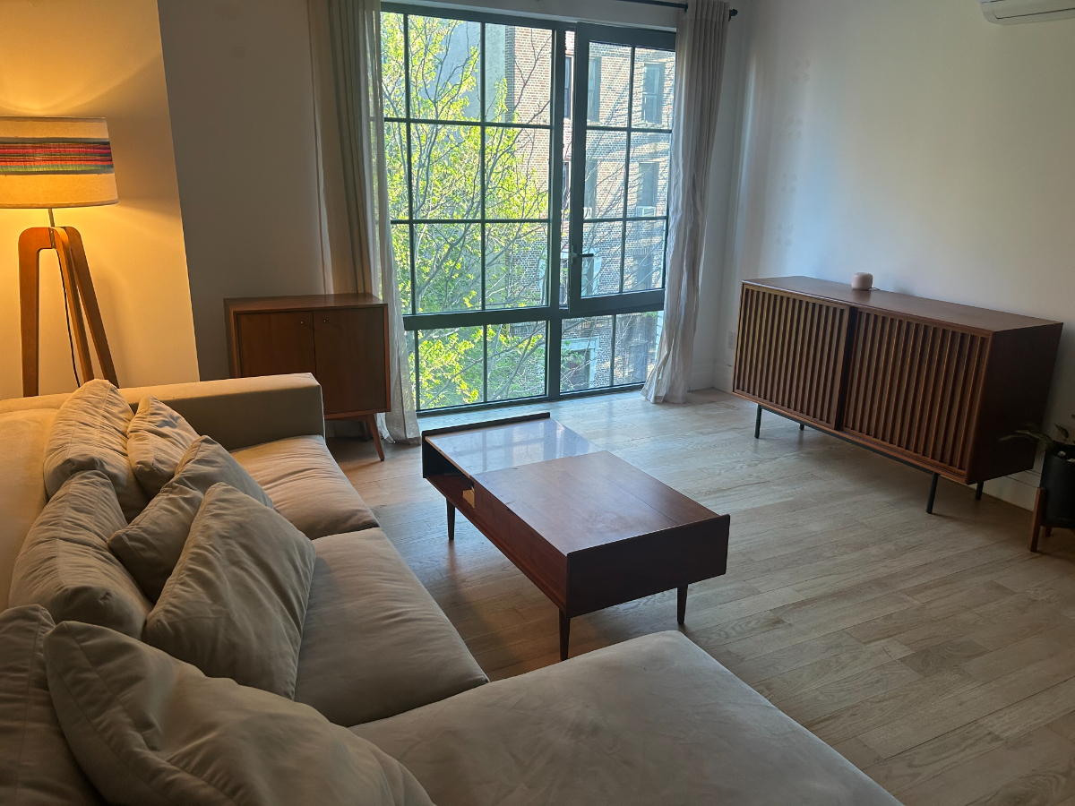 Modern Brooklyn Living in Open Layout, Big Windows & Full Amenities - Photo 4