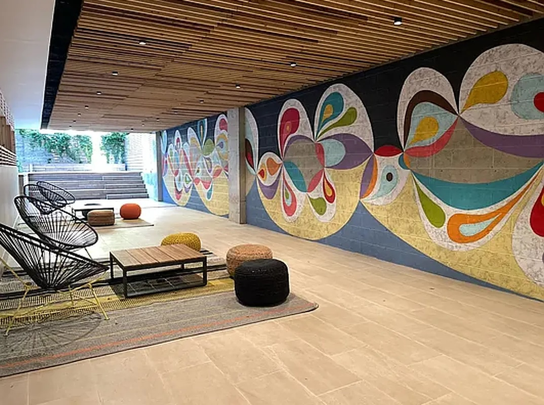 Modern Brooklyn Living in Open Layout, Big Windows & Full Amenities - Photo 6
