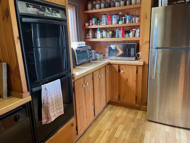 Quiet, Furnished Room in Peaceful Country Home with Mountain Views, Spacious Yard - Wolcott - Photo 4