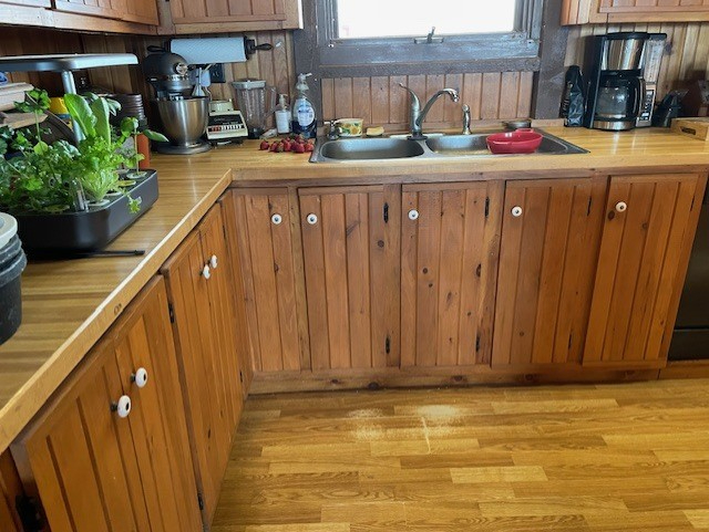 Quiet, Furnished Room in Peaceful Country Home with Mountain Views, Spacious Yard - Wolcott - Photo 12