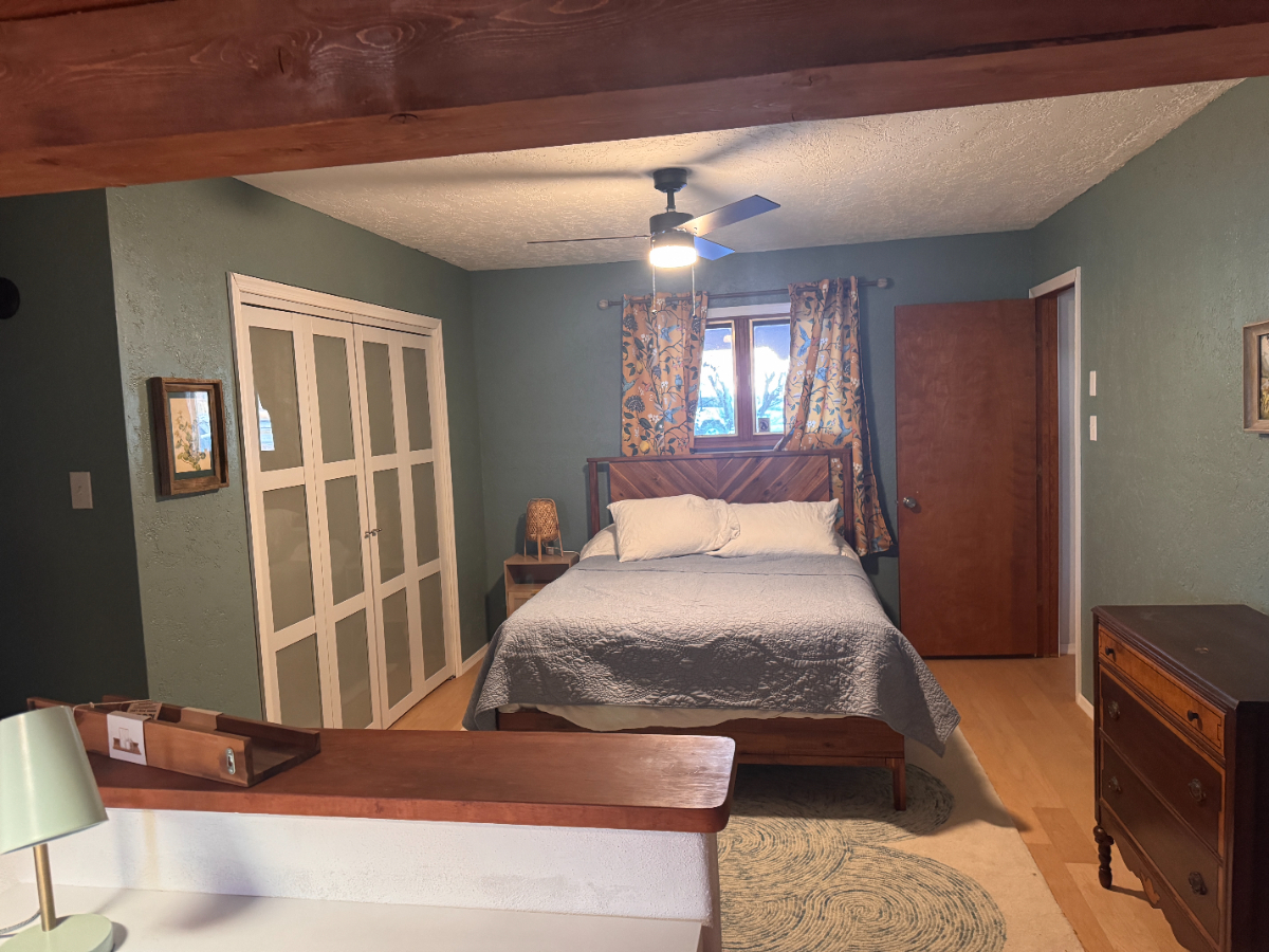 Southside Suite in Home for Rent - Photo 3