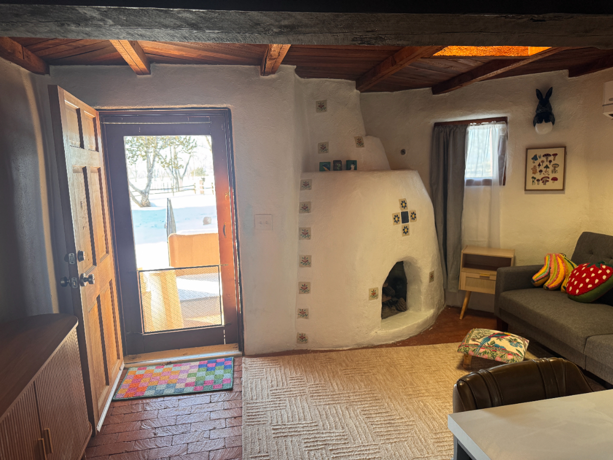 Southside Suite in Home for Rent - Photo 5
