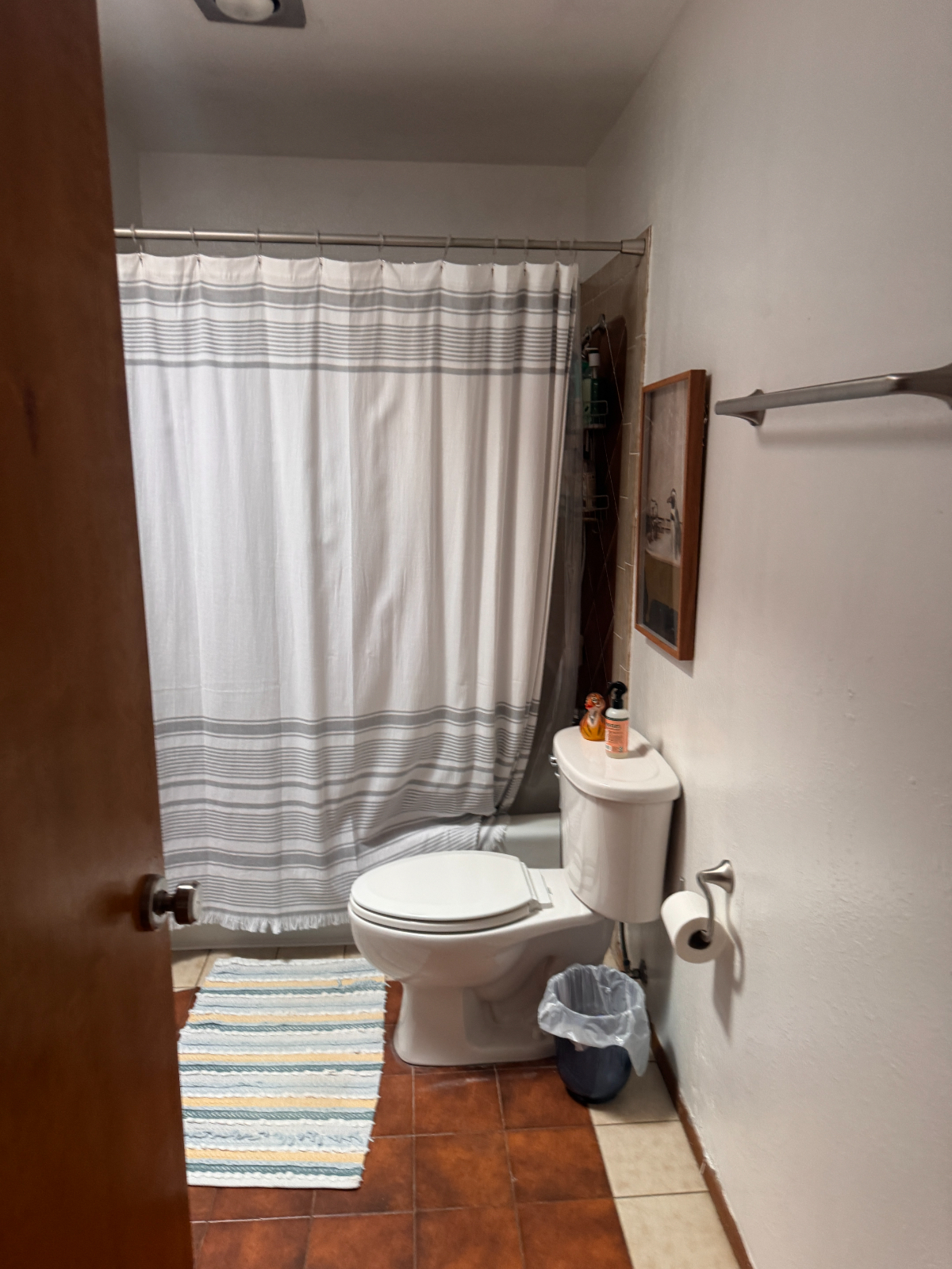 Southside Suite in Home for Rent - Photo 8