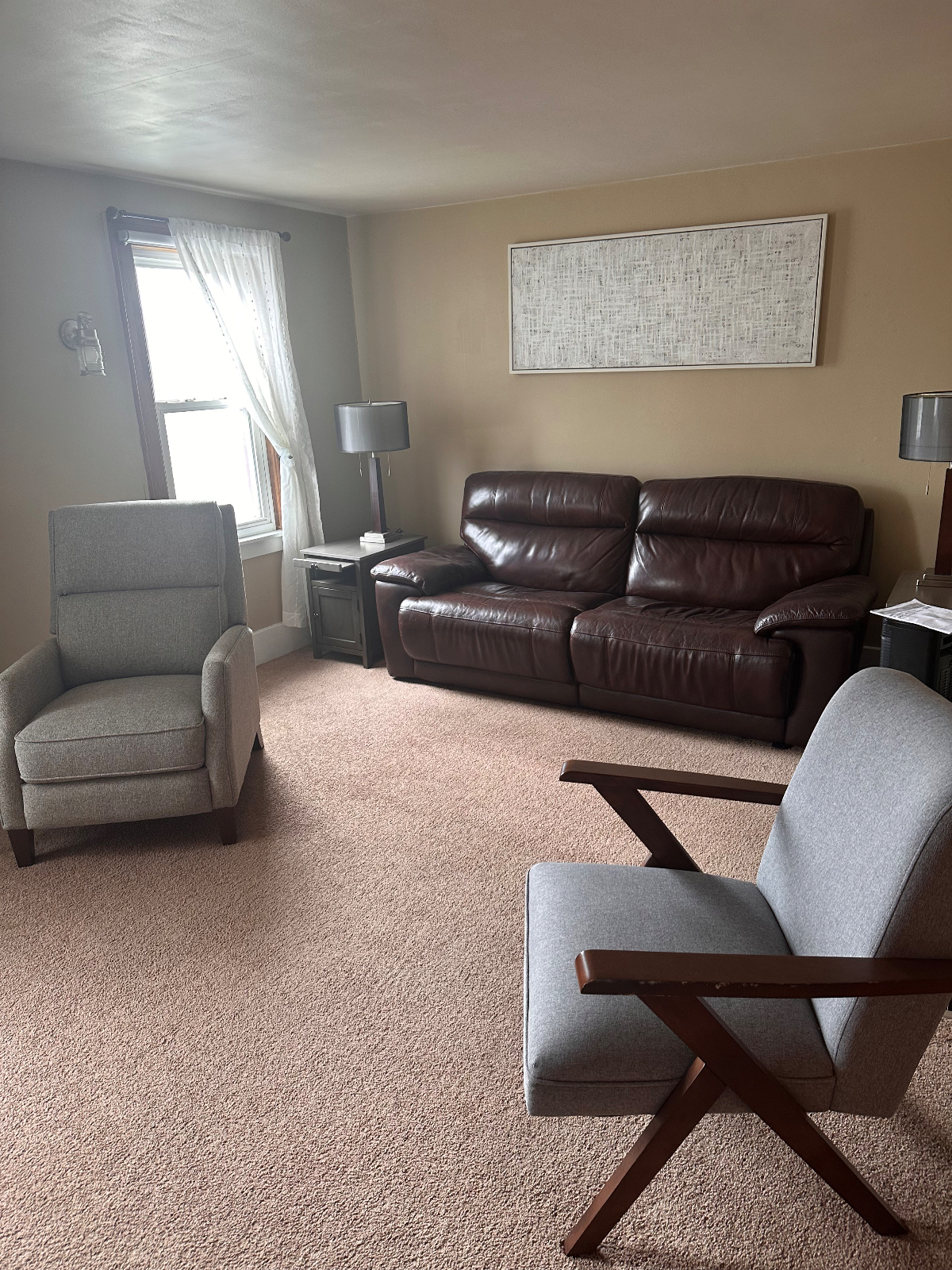 Entire Upper Apartment Watertown Ny 13601 Centrally located to everything in our small town. - Photo 2