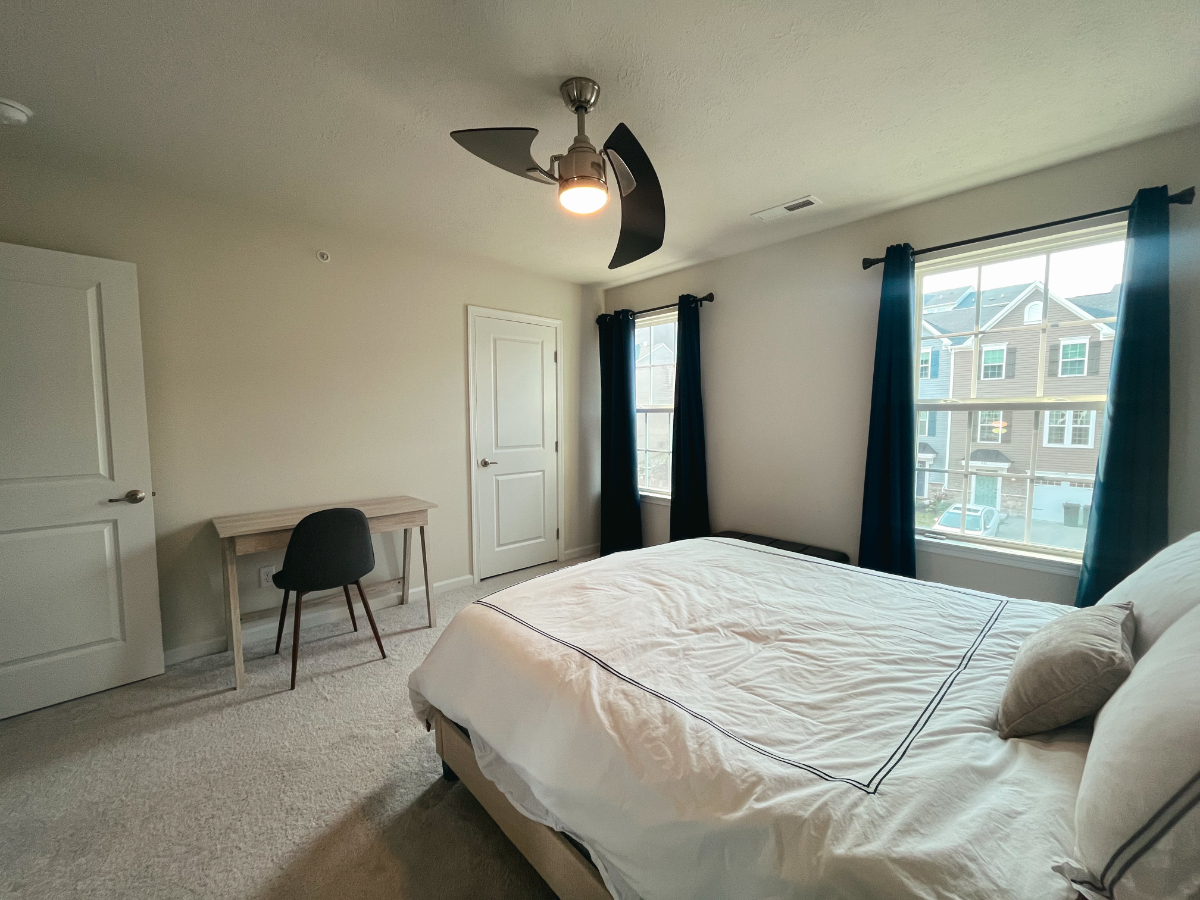 Private Lower-Level Suite - Furnished - Photo 2