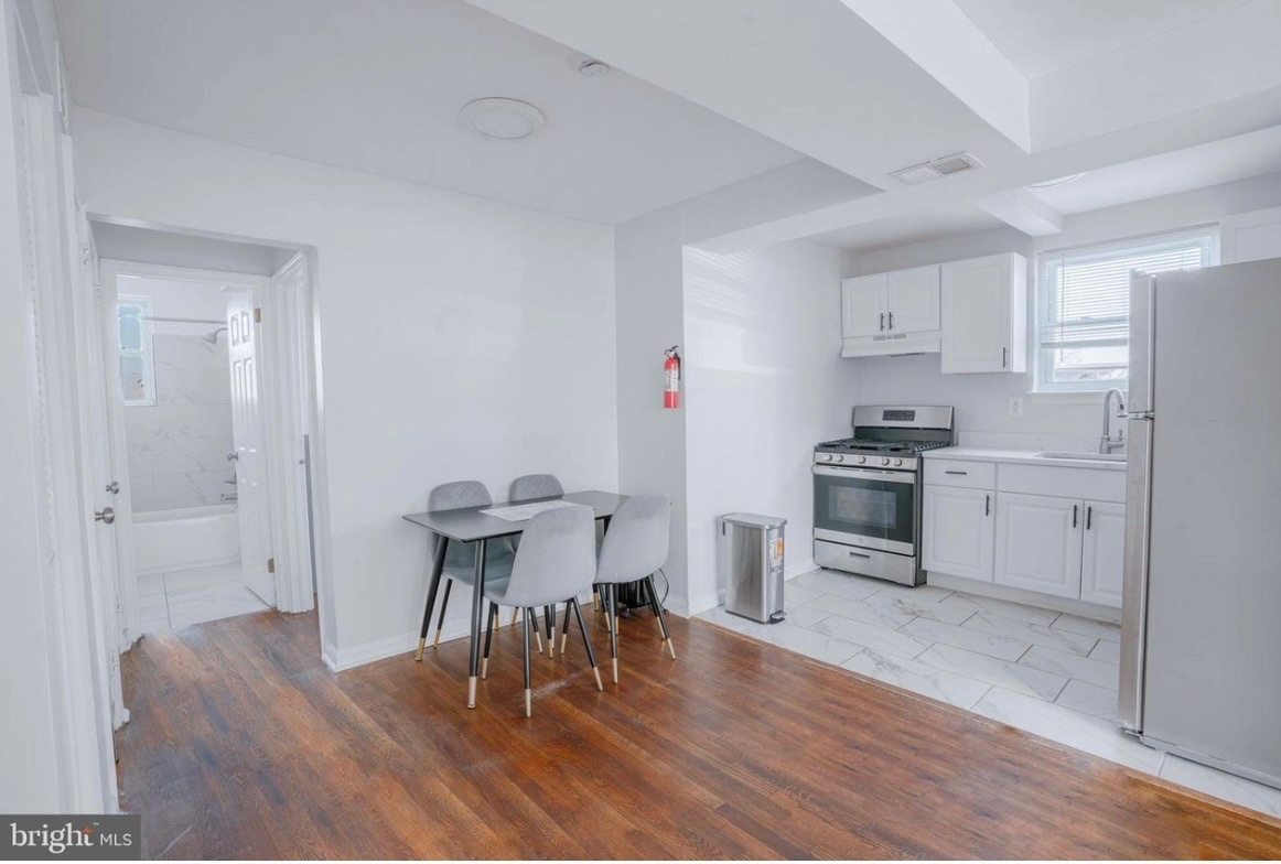 Recently renovated & quiet in northeast DC - Photo 4