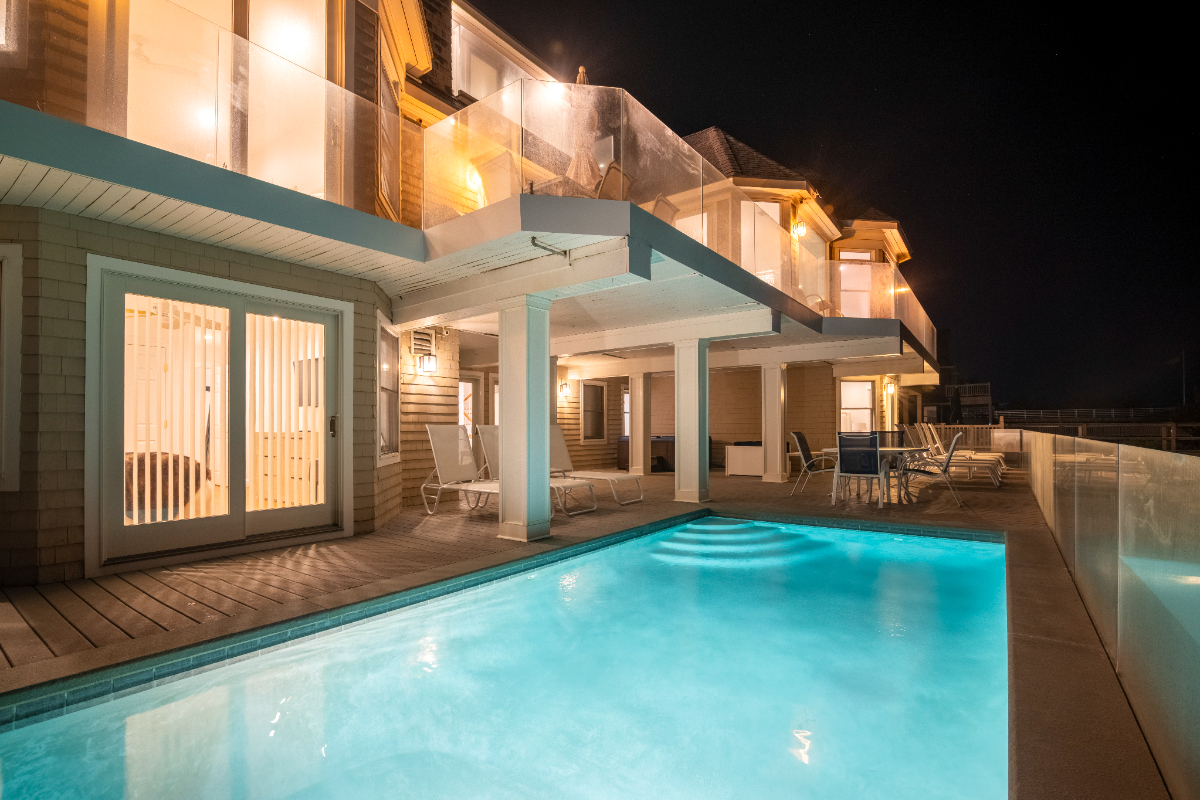 Dune Road Rental - 'Your Castle By The Sea.' 8BR Glamorous Oceanfront, 8 bath, Pool & Jacuzzi - Ask  - Photo 5