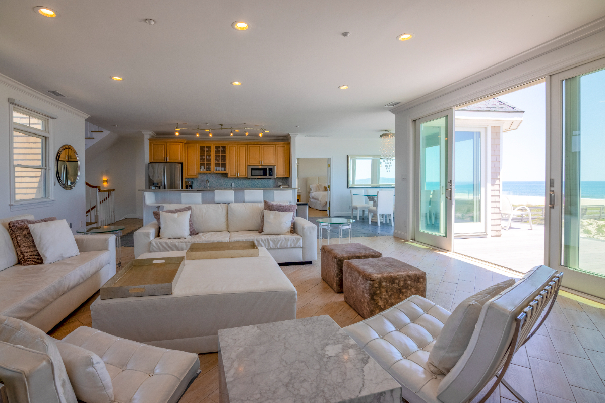 Dune Road Rental - 'Your Castle By The Sea.' 8BR Glamorous Oceanfront, 8 bath, Pool & Jacuzzi - Ask  - Photo 11