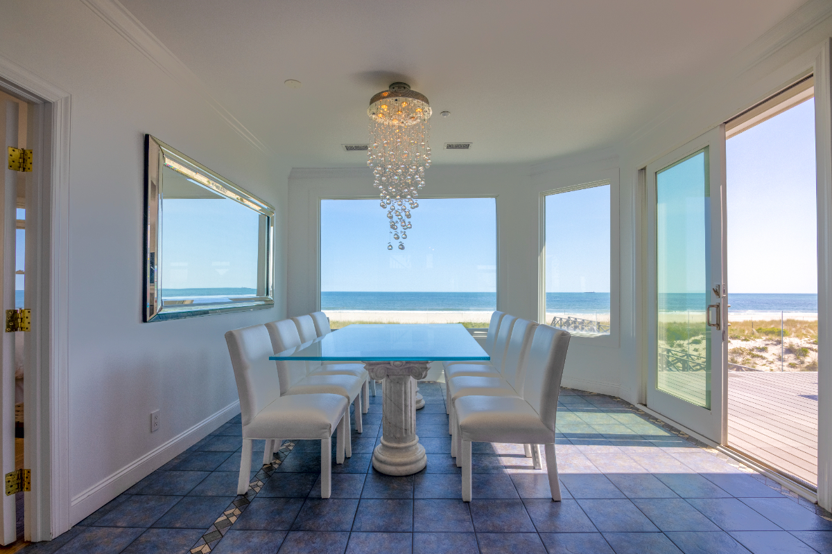 Dune Road Rental - 'Your Castle By The Sea.' 8BR Glamorous Oceanfront, 8 bath, Pool & Jacuzzi - Ask  - Photo 12