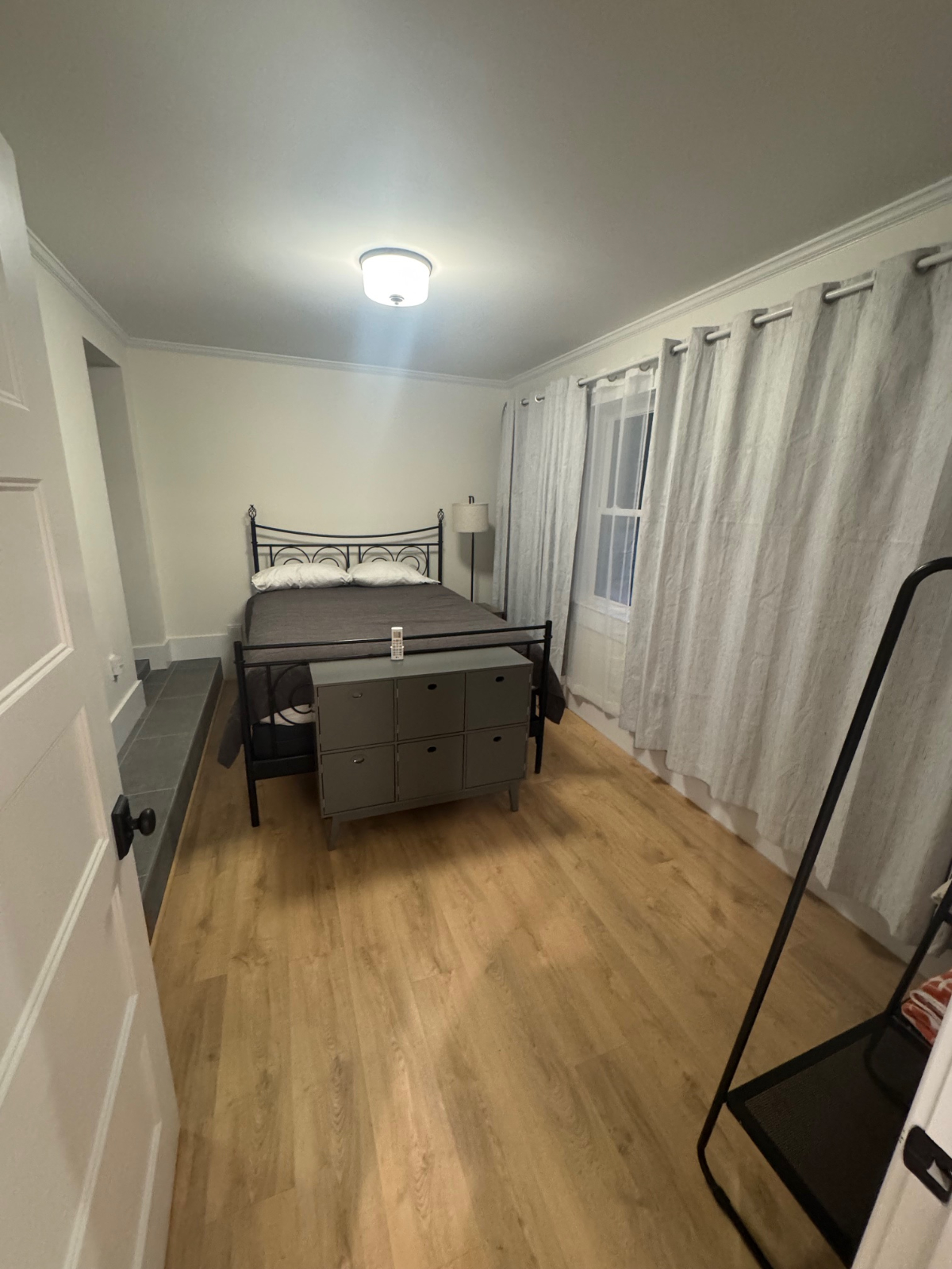 Bright 1-Bedroom Apartment Overlooking Historic Raleigh Rose Garden - Photo 7