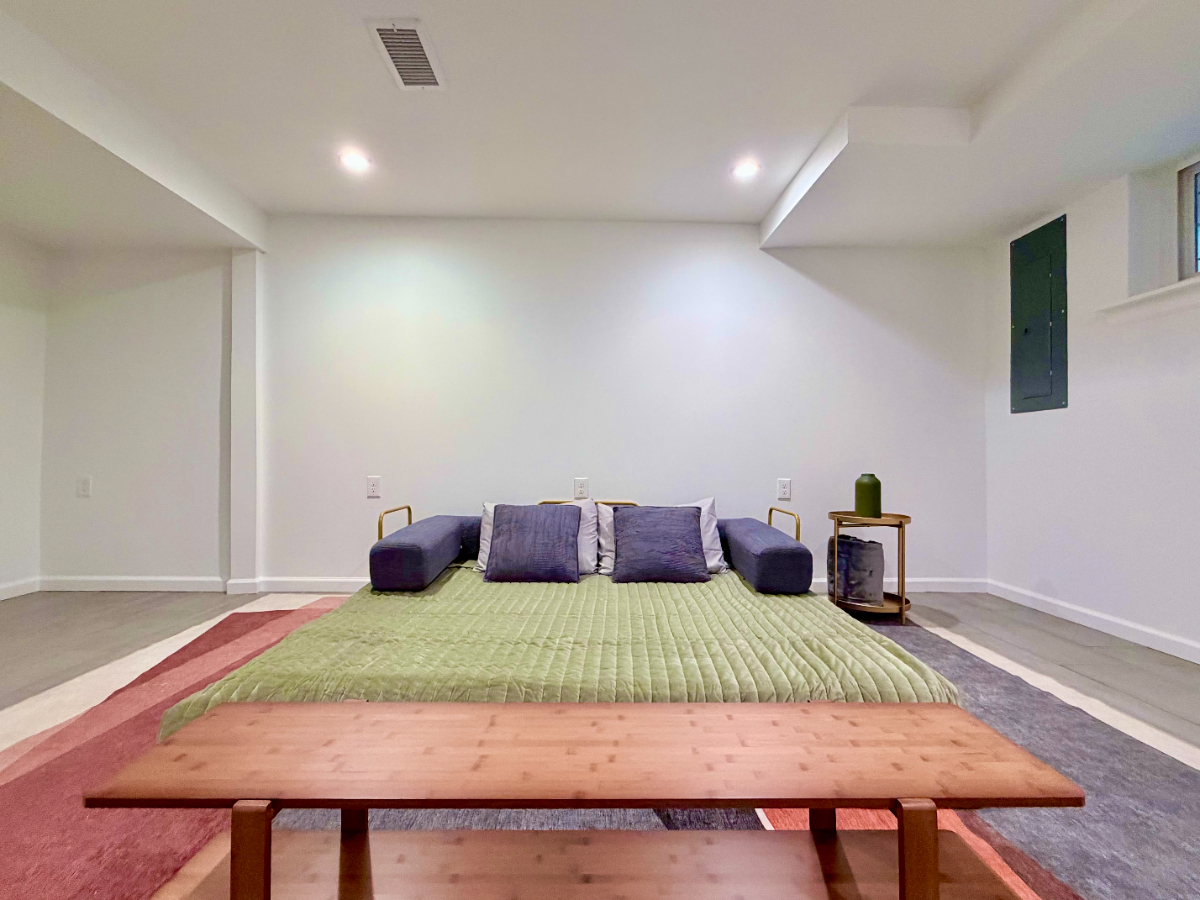The Langston House - Stylish 3BR Rowhome with Office Near Capitol Hill, Hospitals, and H St - Photo 8