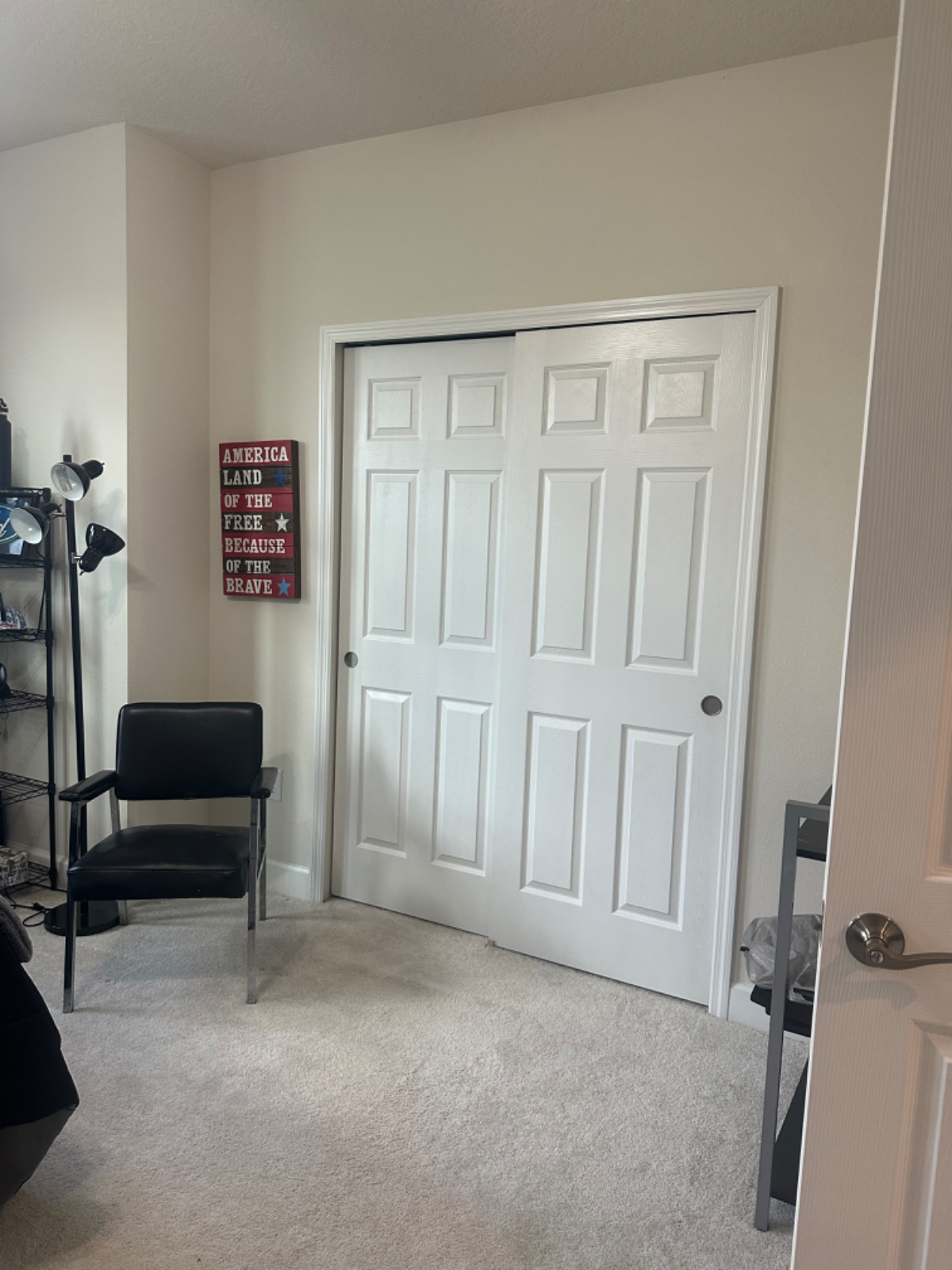 Cozy townhome with private bed and bathroom, laundry in unit, back patio with lake view. Gated com - Photo 4