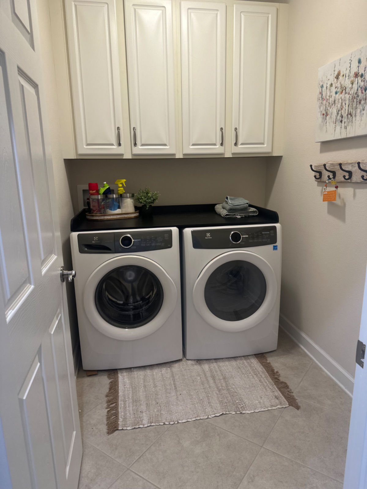Cozy townhome with private bed and bathroom, laundry in unit, back patio with lake view. Gated com - Photo 5
