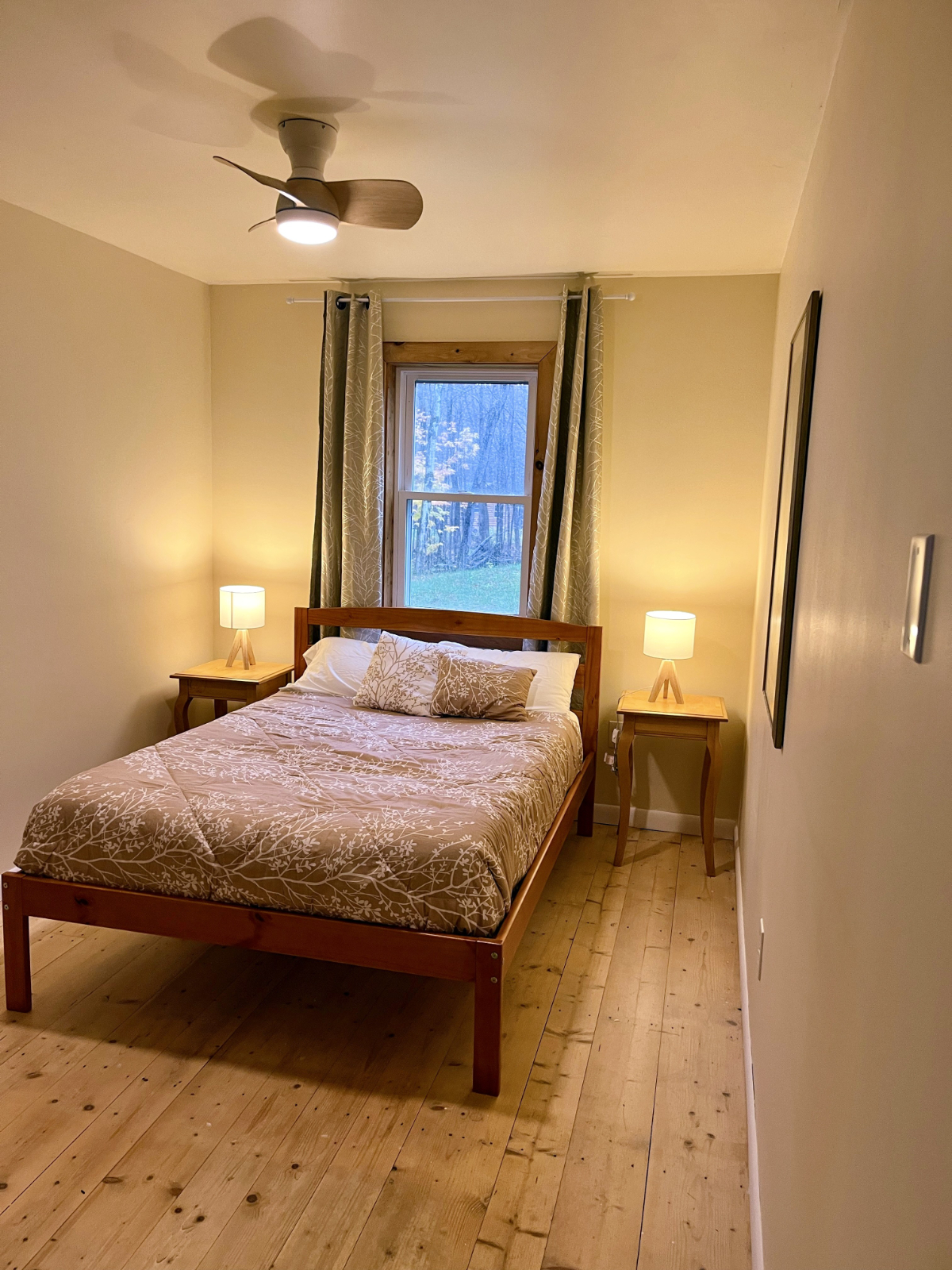 Cozy Huntington Home - Photo 10