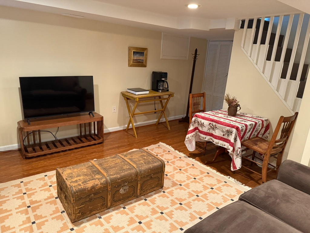 English Basement for Rent with parking in Georgetown/Burleith - Photo 11