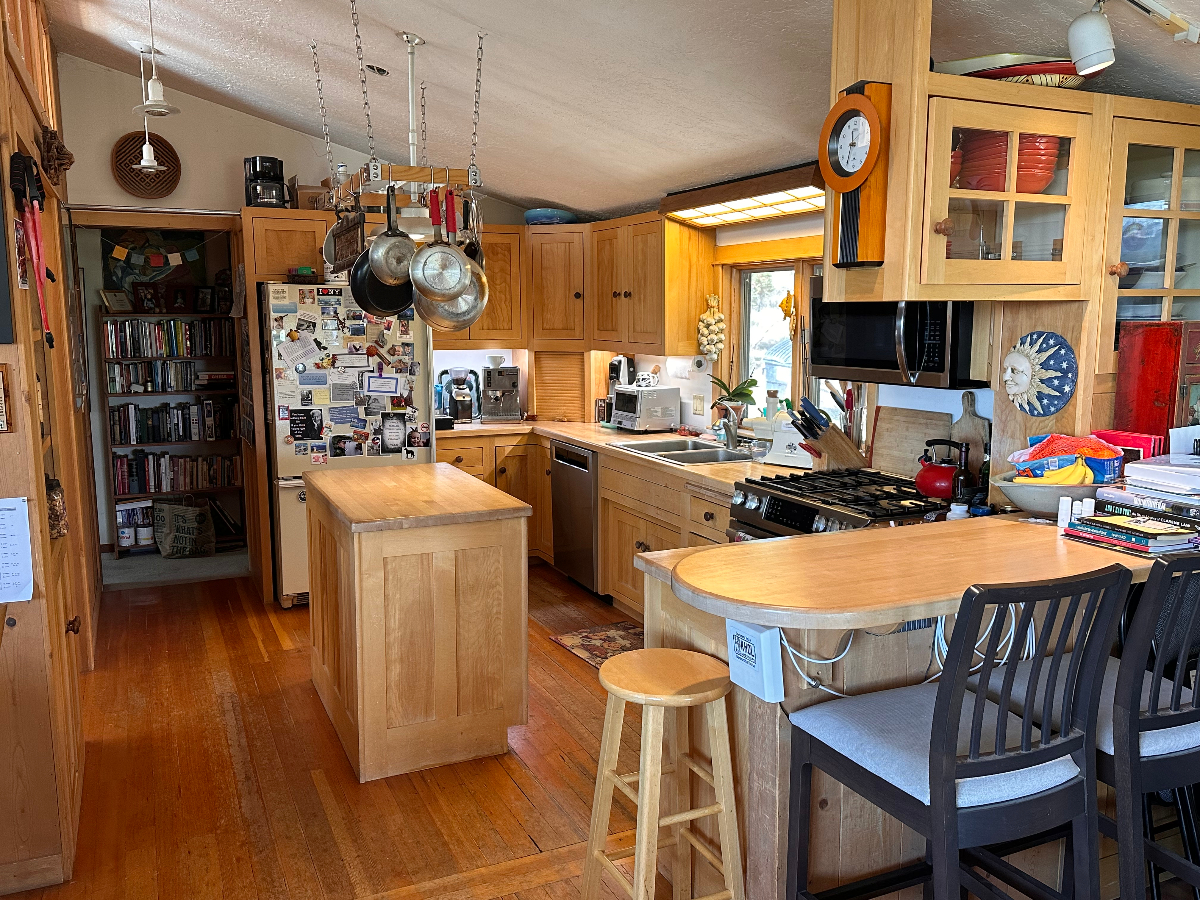 Private room in charming country house with scenic views, near Jackson Hole - Photo 3