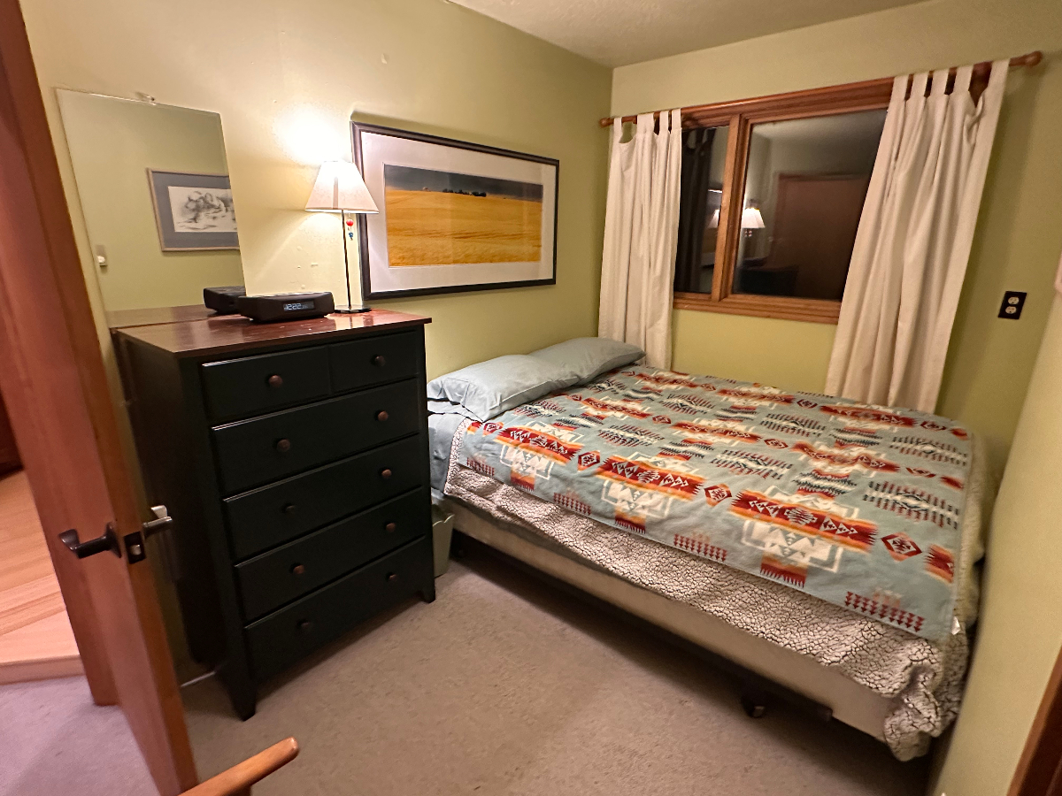 Private room in charming country house with scenic views, near Jackson Hole - Photo 4