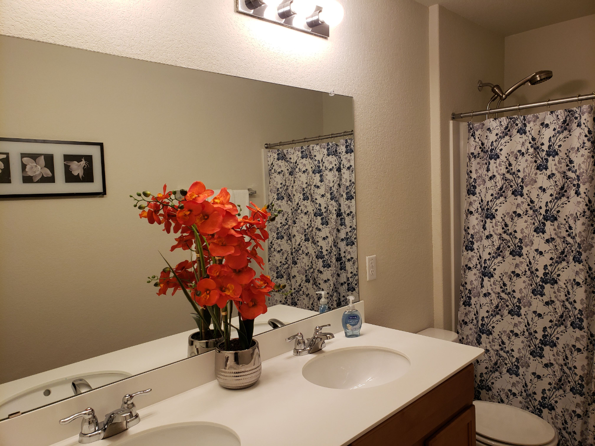 Spacious 6 Bed/4 Bath in NE Austin - Photo 8