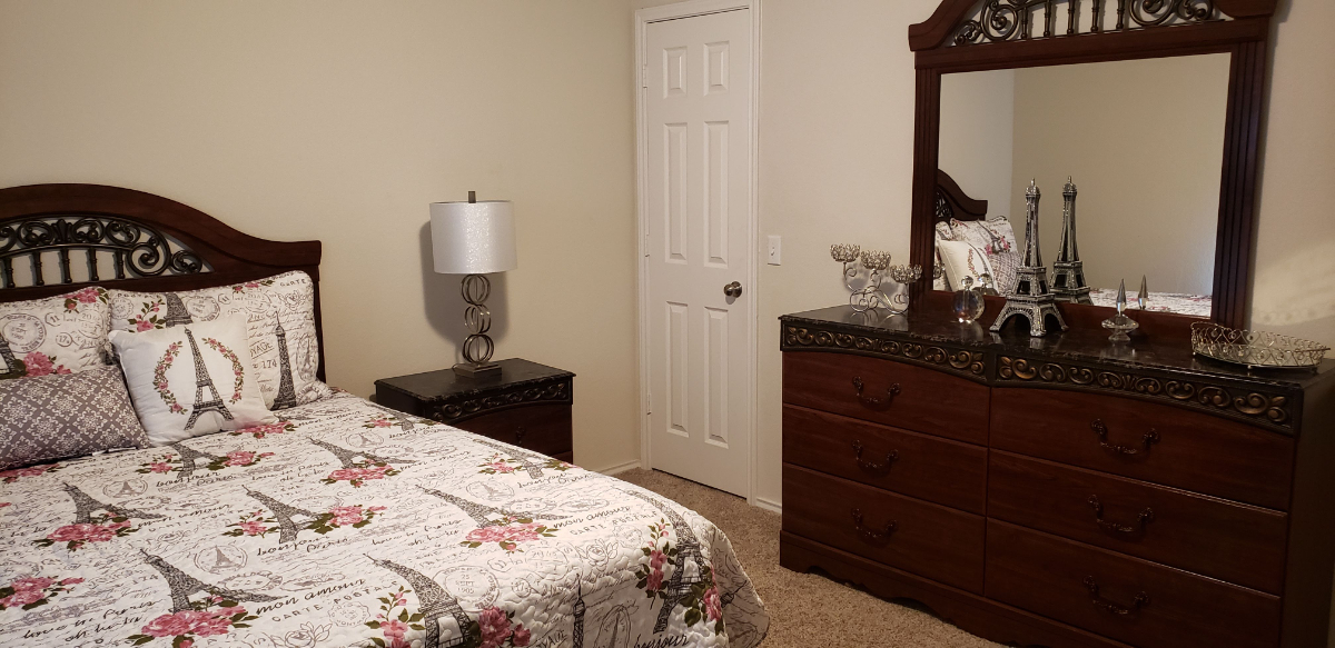 Spacious 6 Bed/4 Bath in NE Austin - Photo 10
