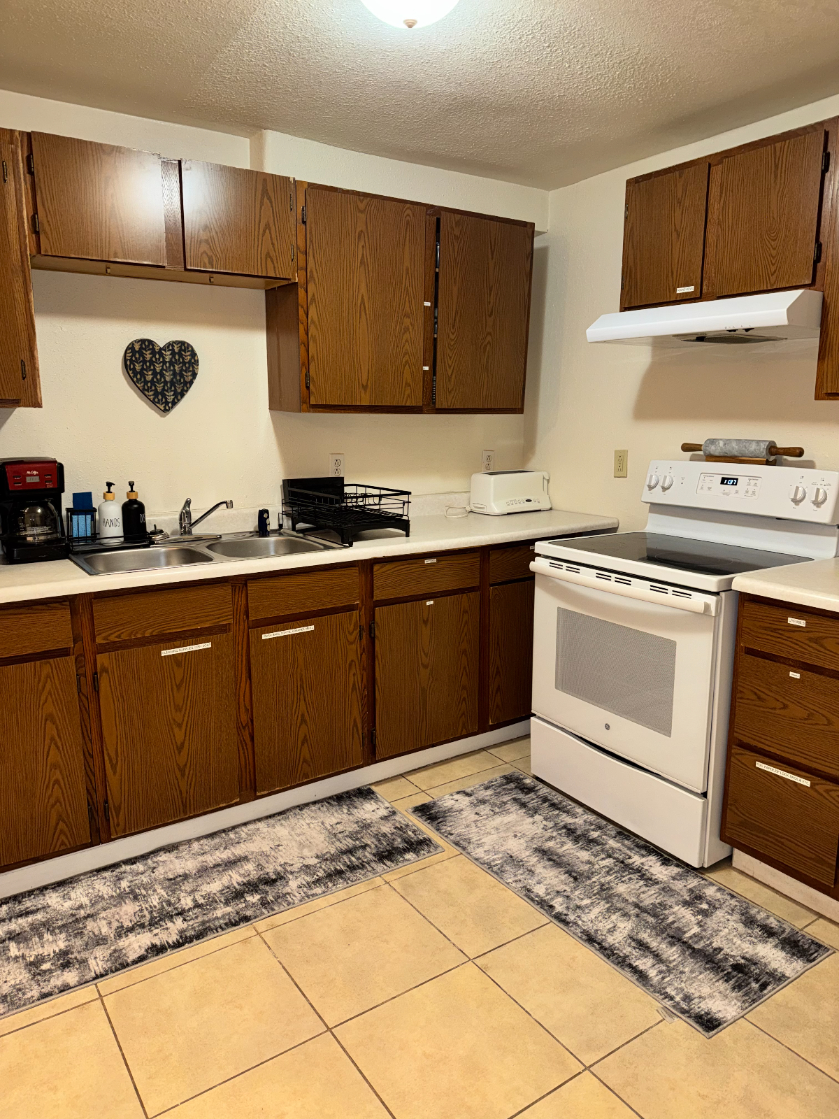 Peaceful 2BR with Backyard & Easy Access -UNIT B - Photo 4