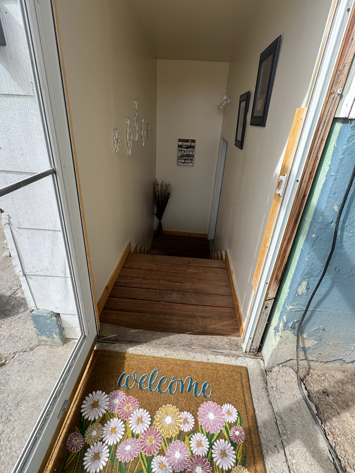 Peaceful 2BR with Backyard & Easy Access -UNIT B - Photo 2