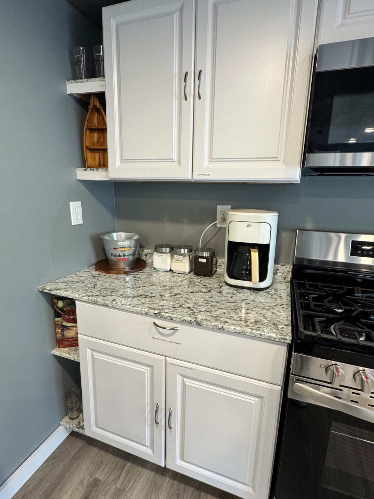 Peaceful 2BR with Backyard & Easy Access -UNIT B - Photo 8
