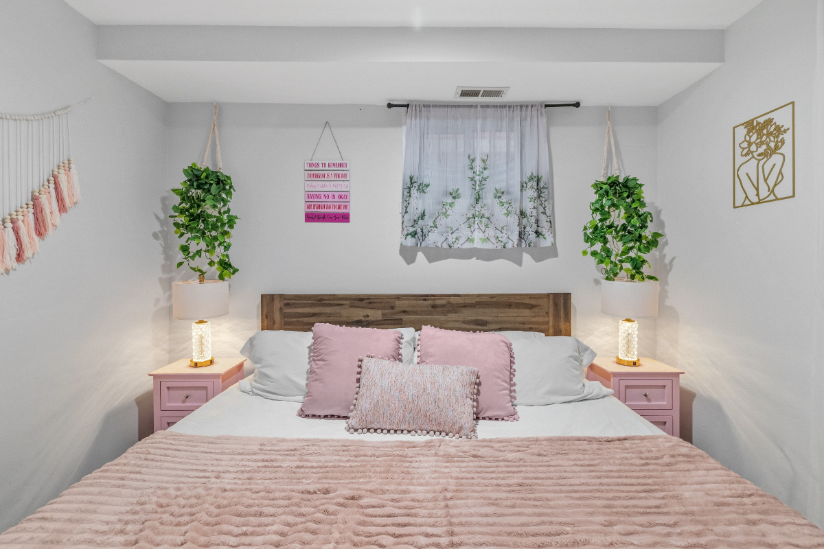 Stylish 1BR with King Bed plus Murphy Bed - Photo 4