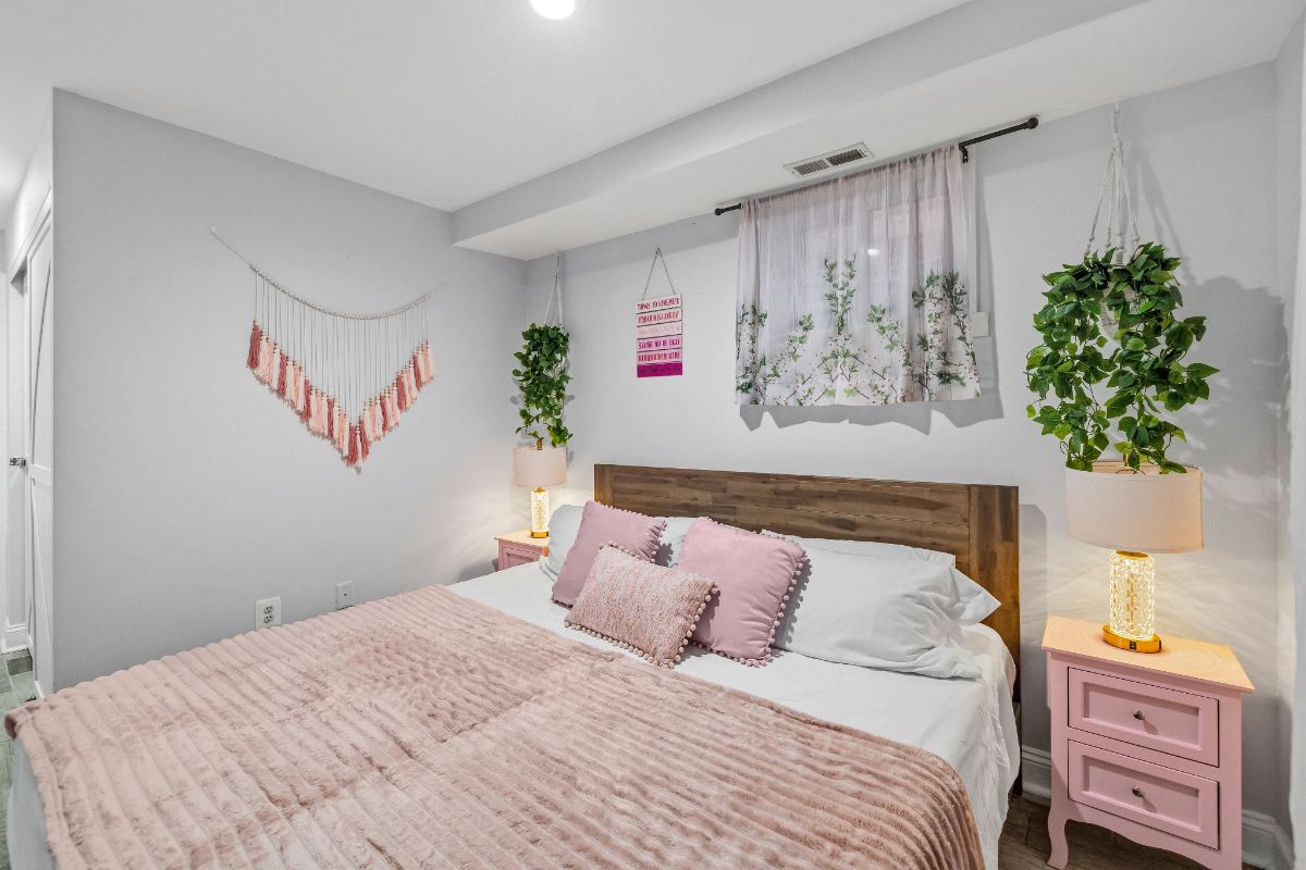 Stylish 1BR with King Bed plus Murphy Bed - Photo 6