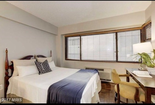Studio Apartment in Foggy Bottom - Photo 12