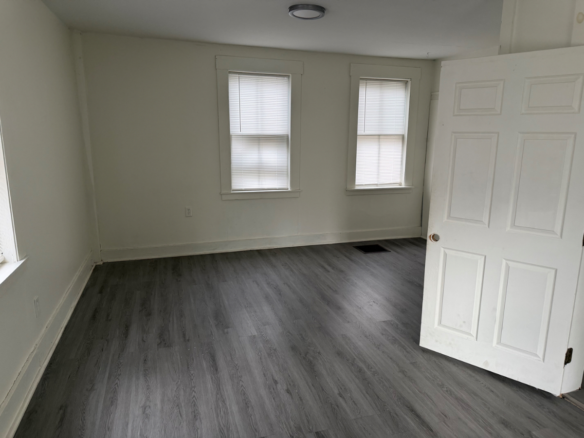 Cozy and peaceful private room perfect for medical professionals - Photo 4