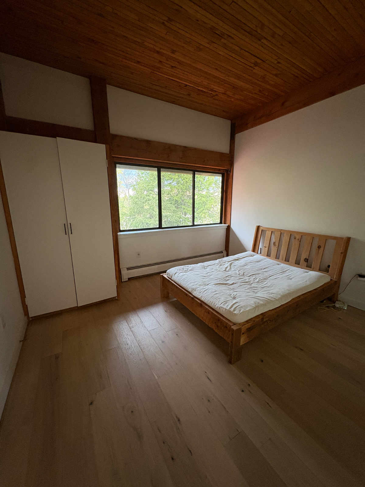 Top Floor 3BR Condo in Redrock, Trail Access and Walk to Waterfront, Furnished and All Utilities Inc - Photo 9