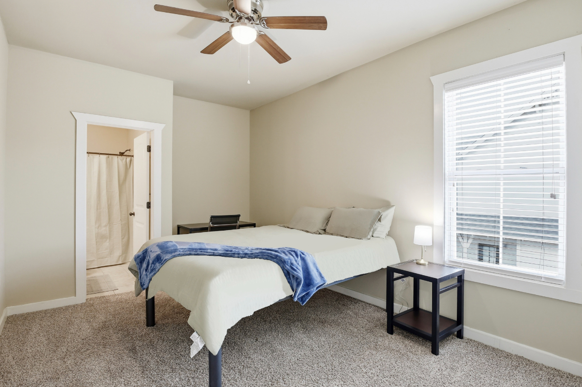 Spacious Cottage Near Texas A&M with Pool & Gym - Photo 5