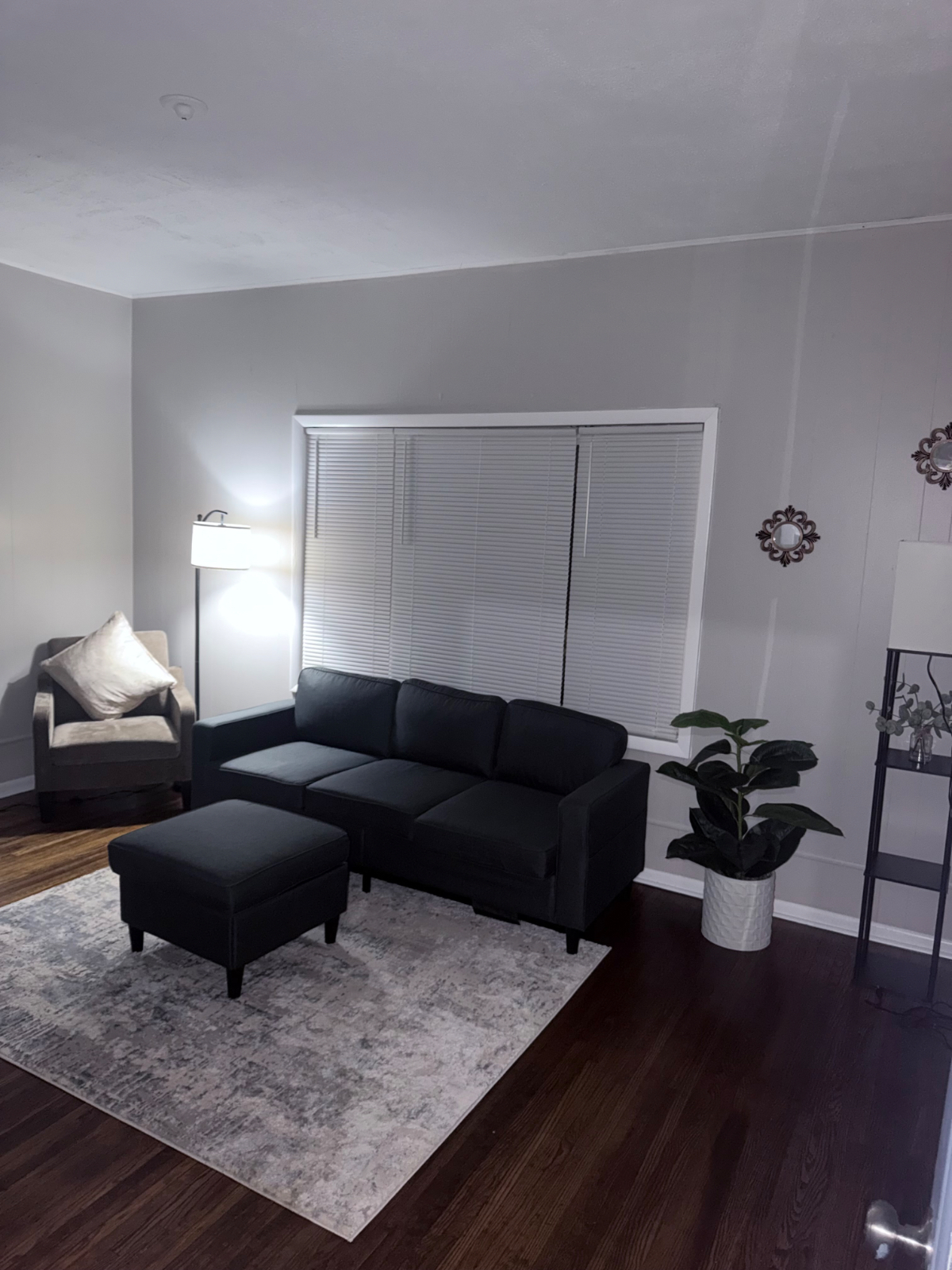 Spacious Four BR Near Univ of Rochester Medical Center & Rochester General Hospital Fully Furnished - Photo 2