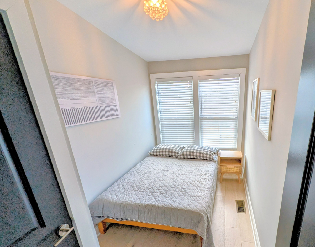 Modern, Spacious 4 Bed/3.5 Bath Rowhome in Heart of DC (incl. private in-law suite and off-street pa - Photo 10