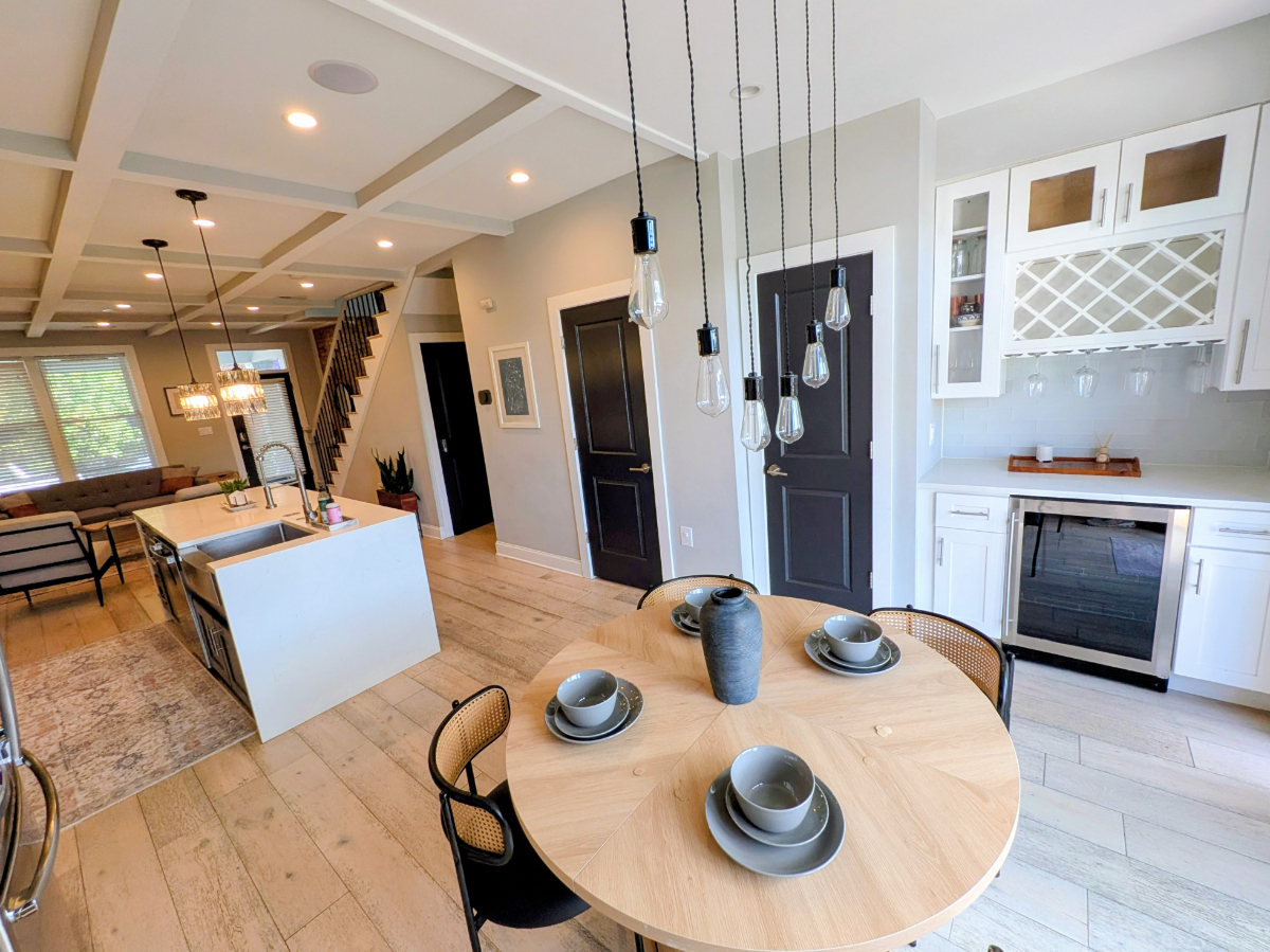 Modern, Spacious 4 Bed/3.5 Bath Rowhome in Heart of DC (incl. private in-law suite and off-street pa - Photo 7