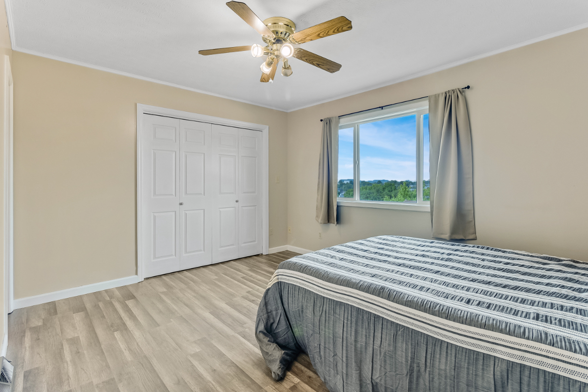 Fully Furnished 3BR Townhouse Near WVU & Hospitals - Photo 4